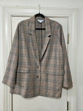 Old Navy Plaid Blazer in  Beige/Black